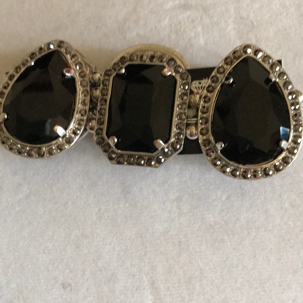 Jewelry - Picture 4 of 6